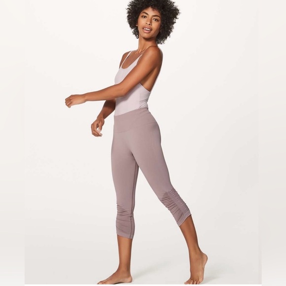 Lululemon Awakening Crop Taryn Toomey Collection 17” Misty Mauve - Size 6 - Picture 4 of 11